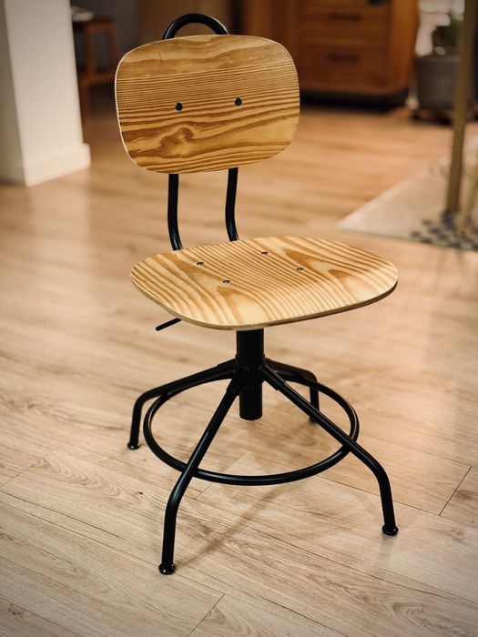 KULLABERG Krzesło obrotowe sosna/czarny