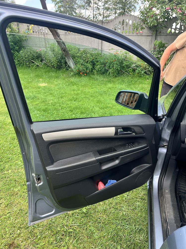 Opel zafira 2008