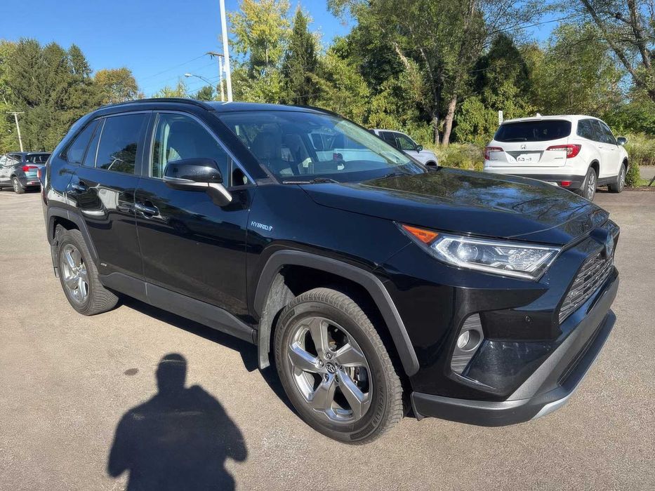 Toyota RAV4 Hybrid Limited      2020