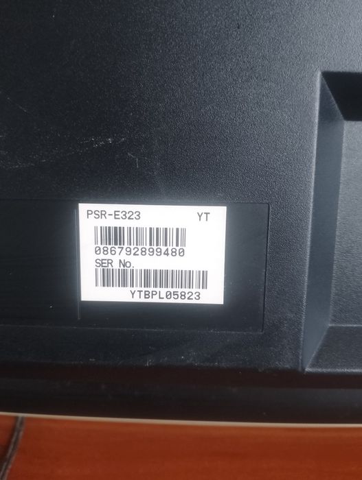 Продам Yamaha PSR E323