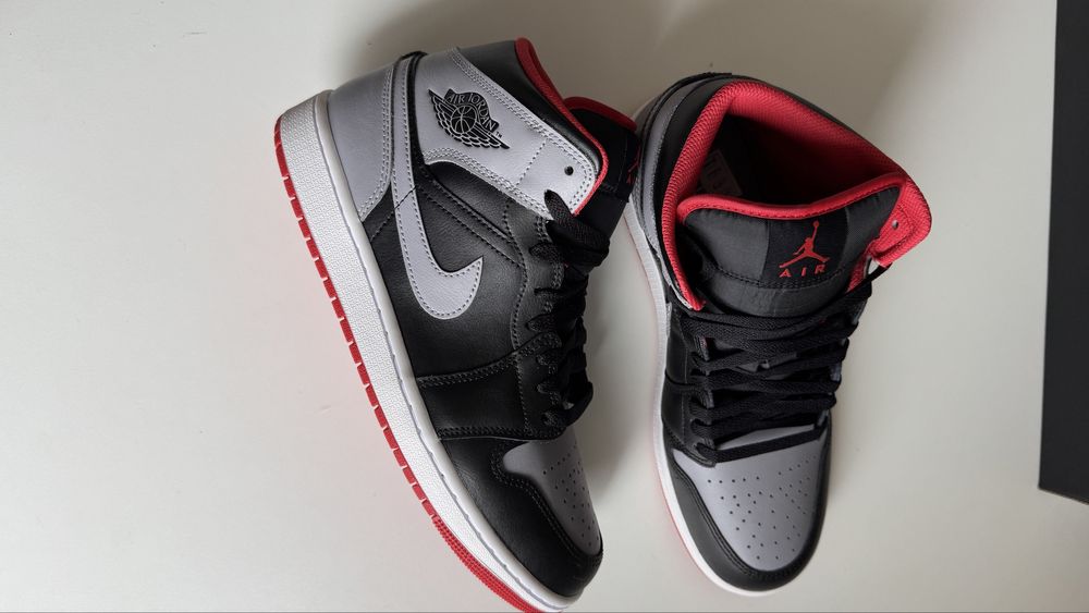 Nike Air Jordan 1 Mid Black Cement Grey rozmiar 44 wkładka 28 cm
