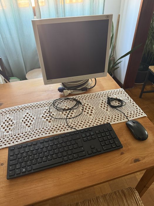 Ecrã 17” + teclado&rato com fios Dell