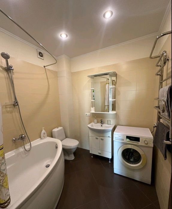 1-комнатная посуточно. пр-т Слобожанский. Левый берег. Документы.