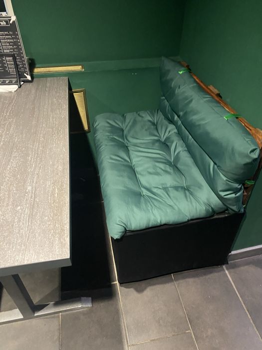 Диванчики і столи