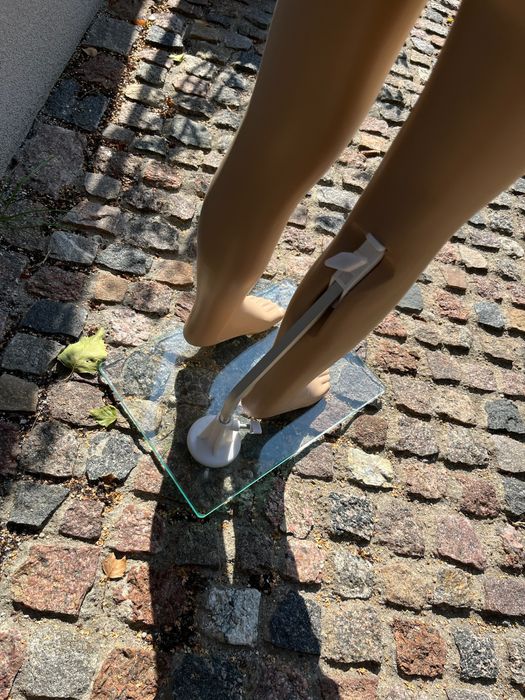 Manekin dziecięcy na szkle, stan idealny