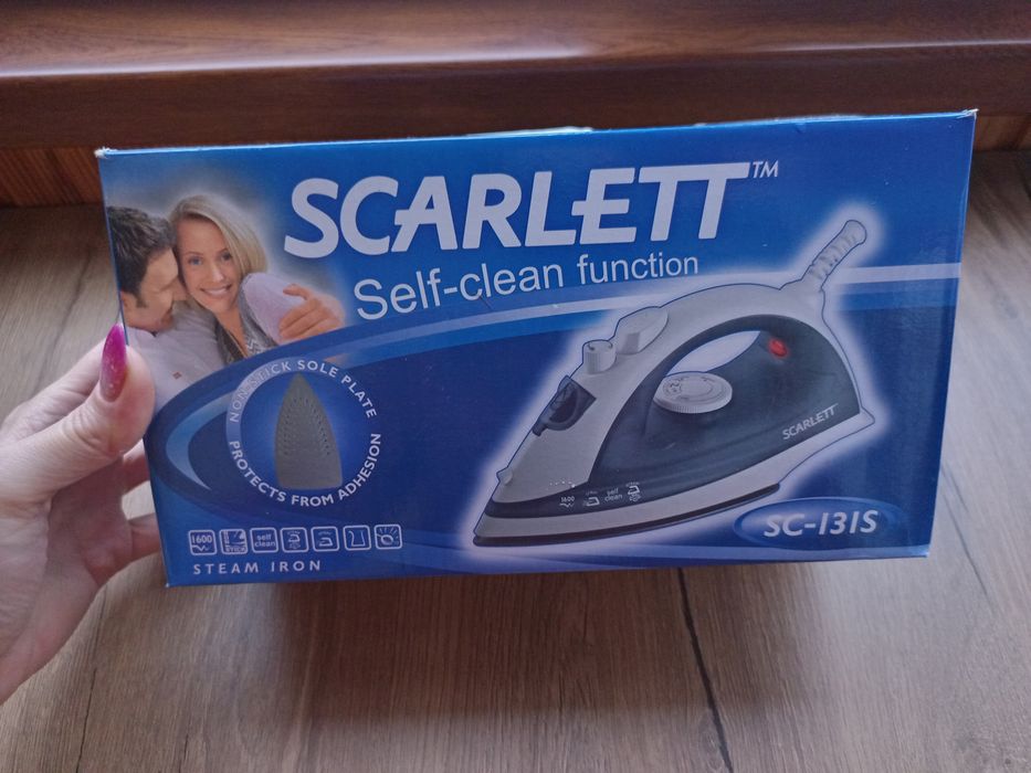 Праска з відпарювачем Scarlett SC-131S. Утюг