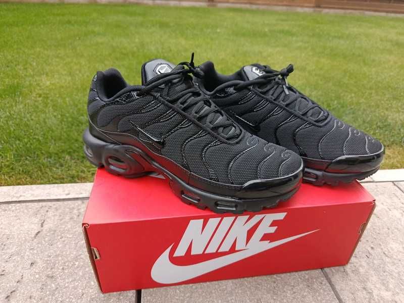 Buty damskie Trampk_Nike_Air_Max_TN_Plus_Black R.38