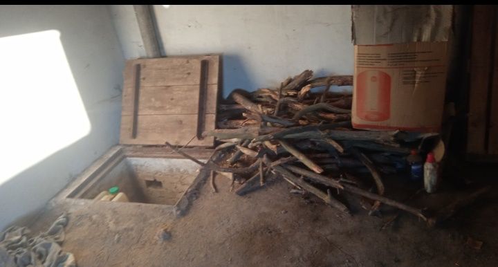 Пррдам гараж у 4кооп.на верху сухій.