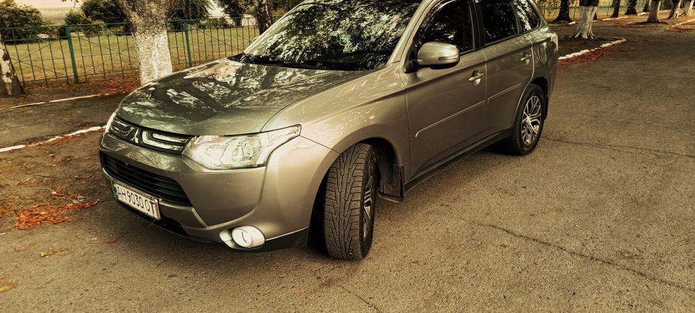 MITSUBISHI outlander 2013рік