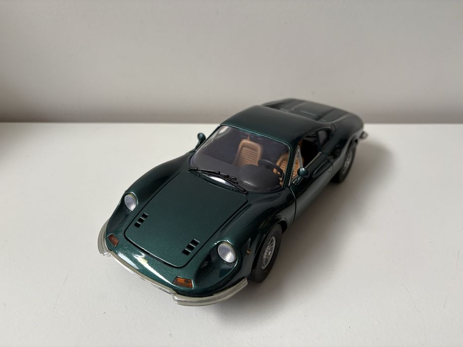 Model Ferrari 246GT Dino 1:18 Anson (bburago maisto welly)