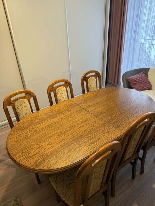 Stół oraz 6 krzesel