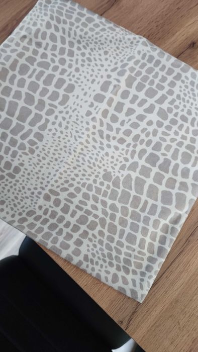 4 capas de almofadas decorativas. 40x40. Usado como novo