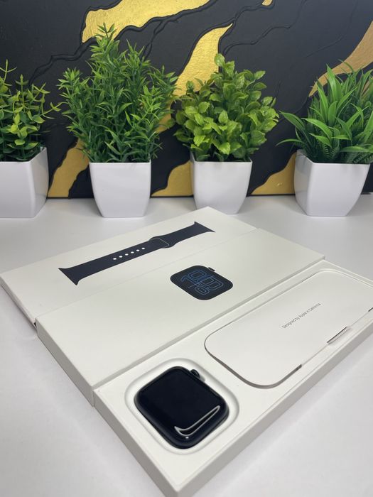 Нові Apple Watch SE 3 44mm Midnight