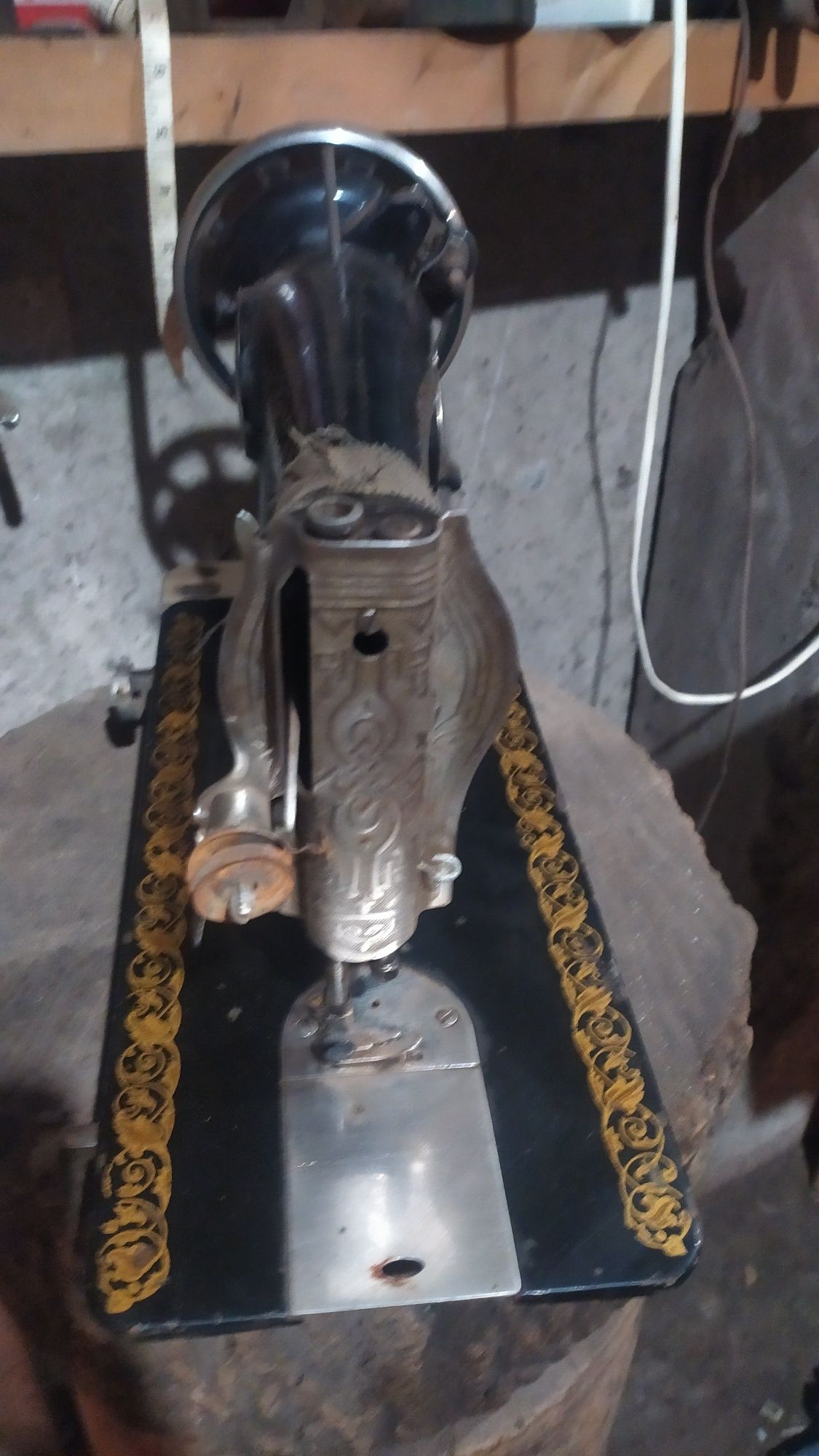 Продам швейную машинку
