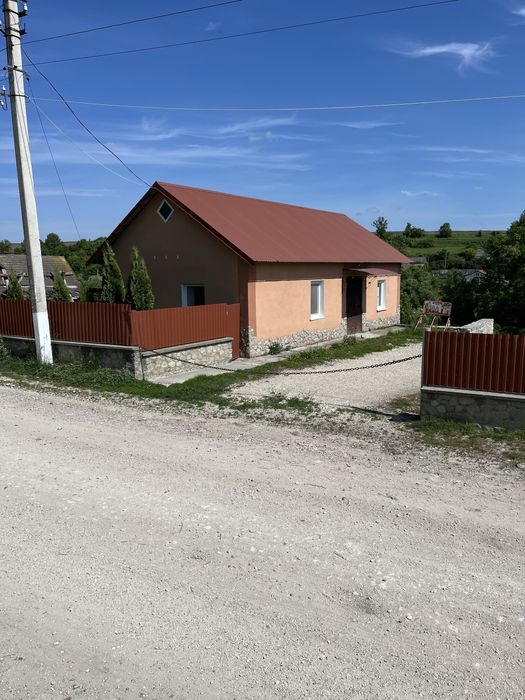 Будинок із земельною ділянкою