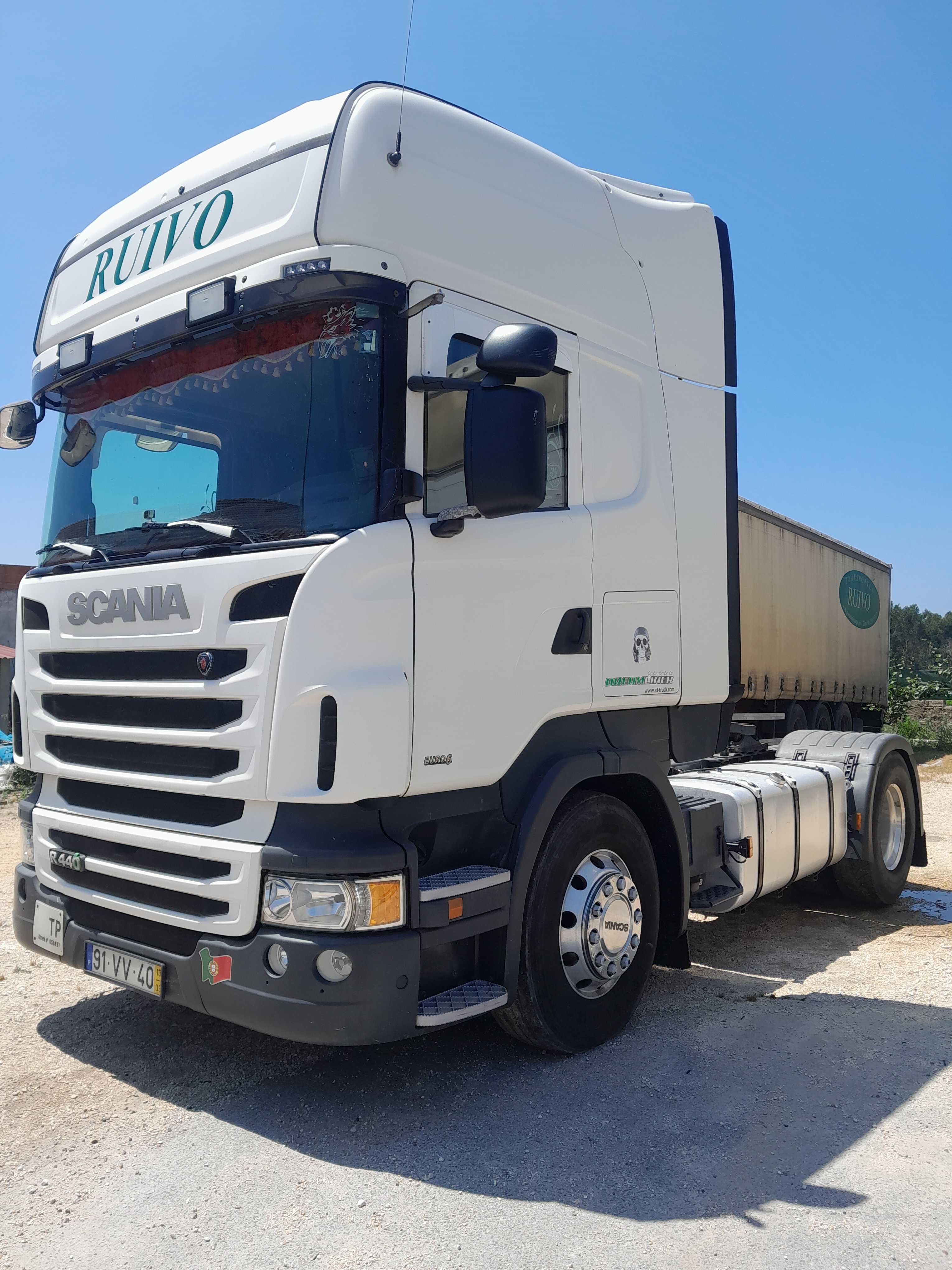 Vendo 2 conjuntos de trator/ semireboque Scania e Renault T