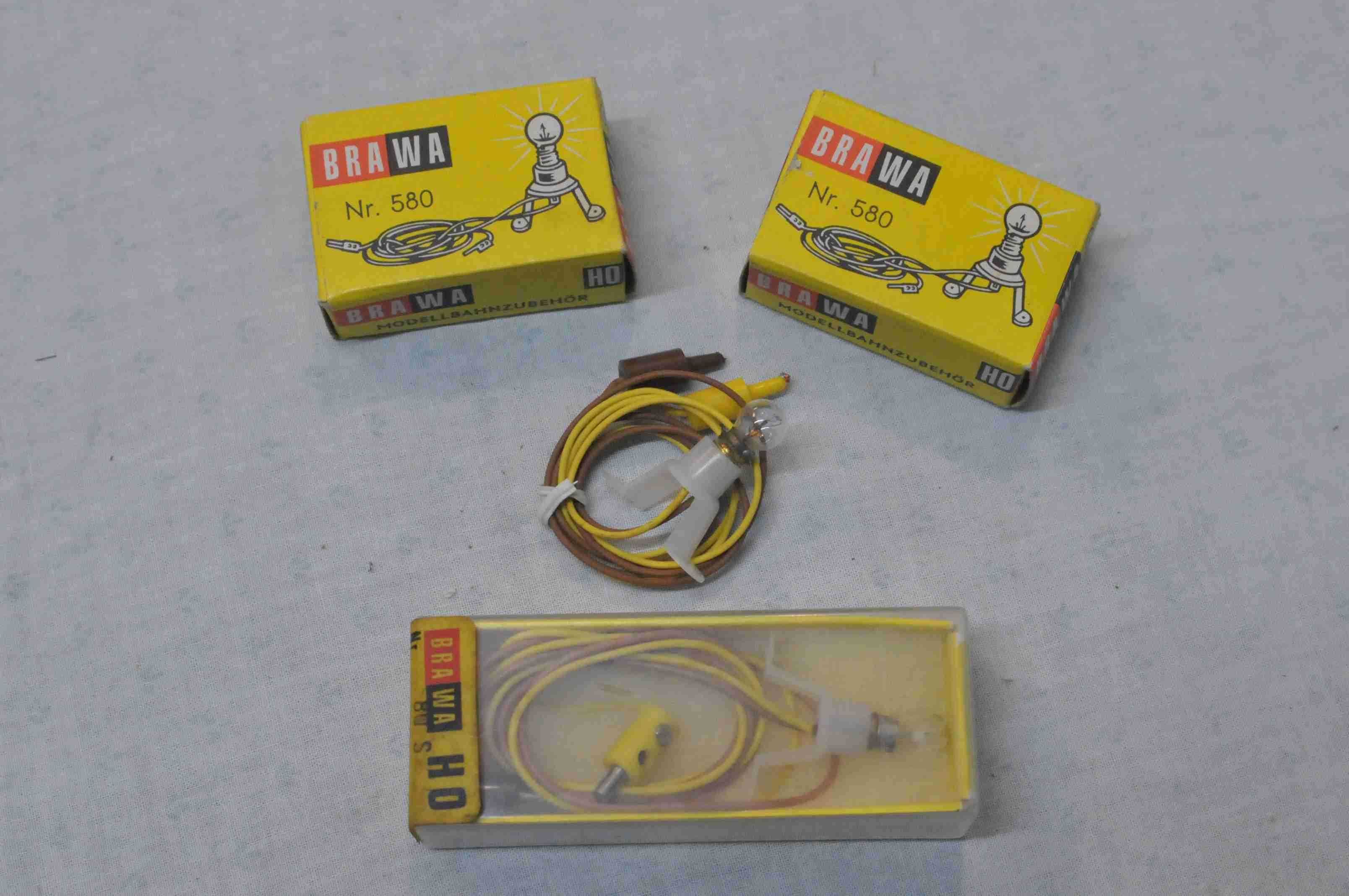 HO - Lampadas com casquilho 19 volts BRAWA ref 580