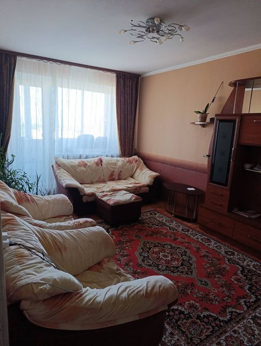 Продам 3 - комнатную квартиру роганский жилмассив