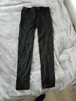 Czarne legginsy damskie