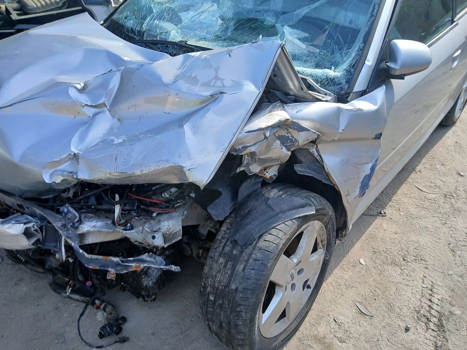 AUDI A3 8P LY7W silnik 1.6 8V 102 KM BGU skrzynia VFH napęd sanki belka wahacz wahacze zacisk