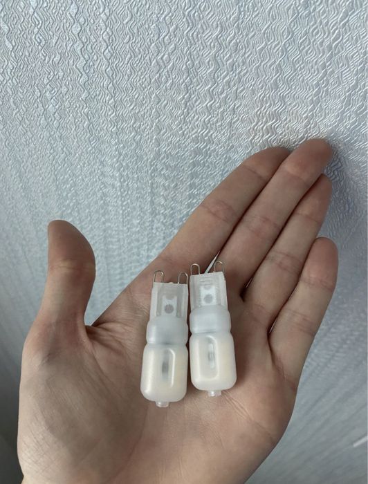 Duas lâmpadas LED G9 de cor neutra com 4000k - novas