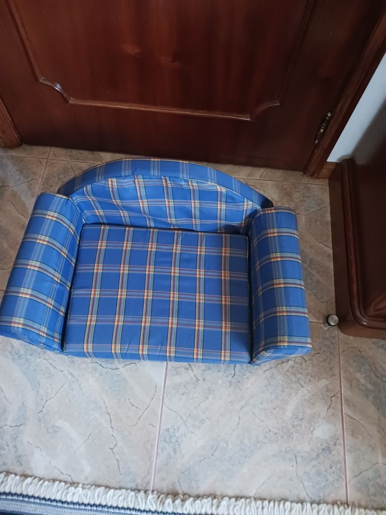 Sofá cama para cão novo
