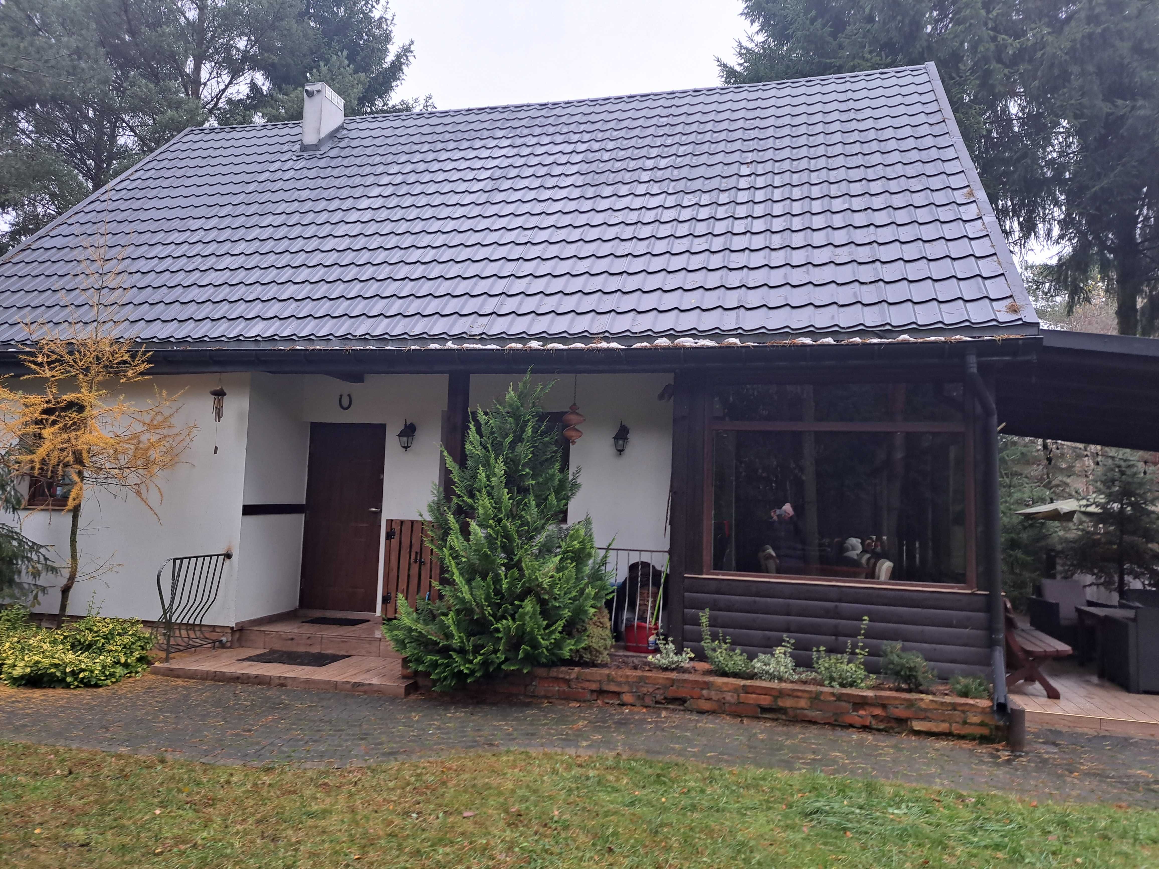 Dom domek letniskowy nad jeziorem. Sauna, bania, kominek, bilard.