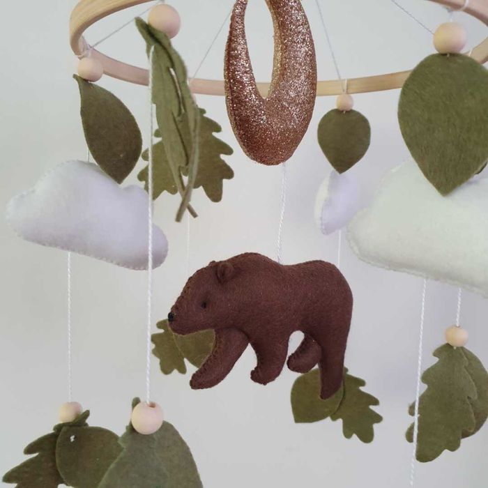 Karuzela motyw lesny niedzwiedz baby shower do łóżeczka