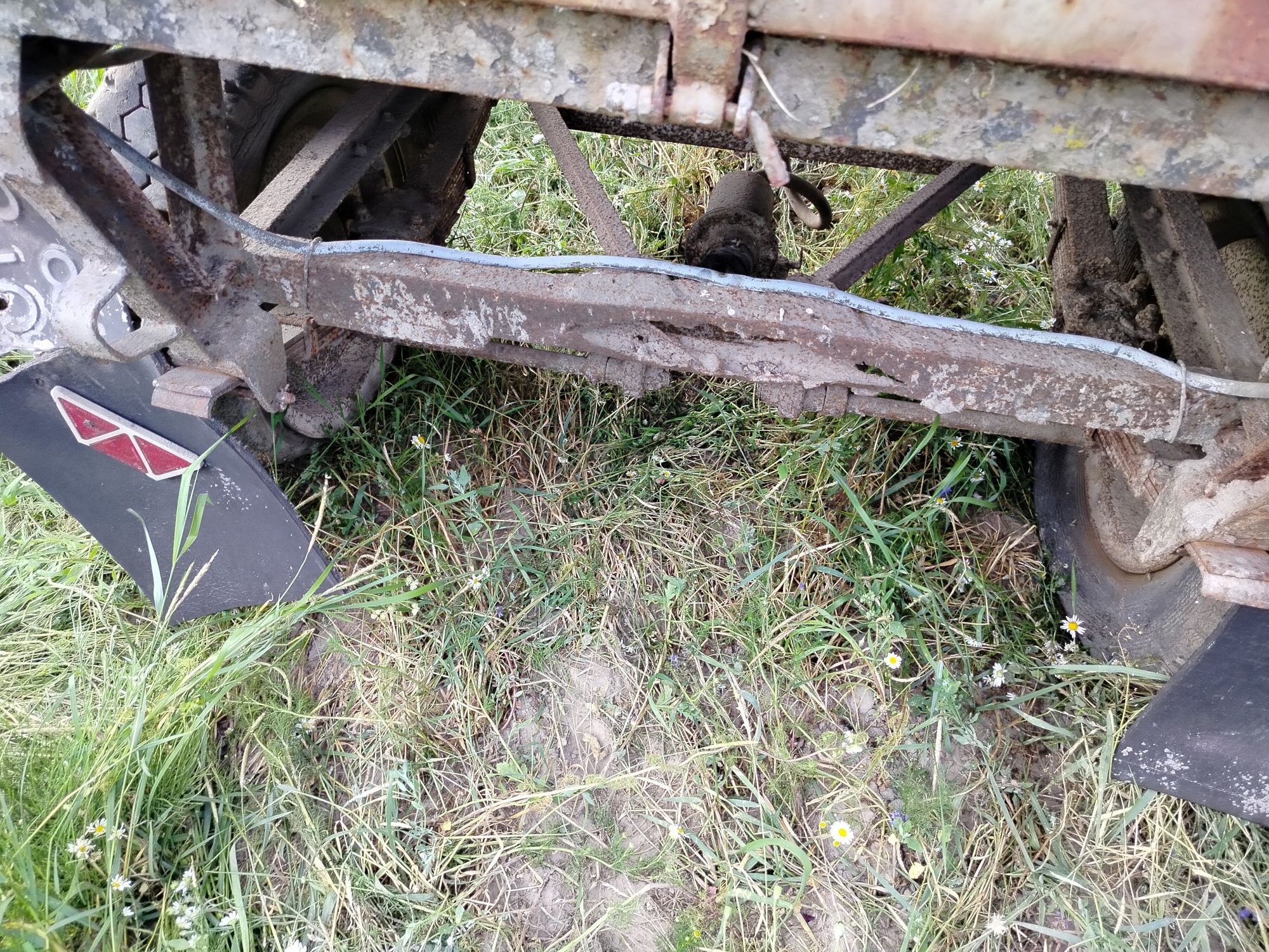 Sprzedam przyczepę sztywną na części