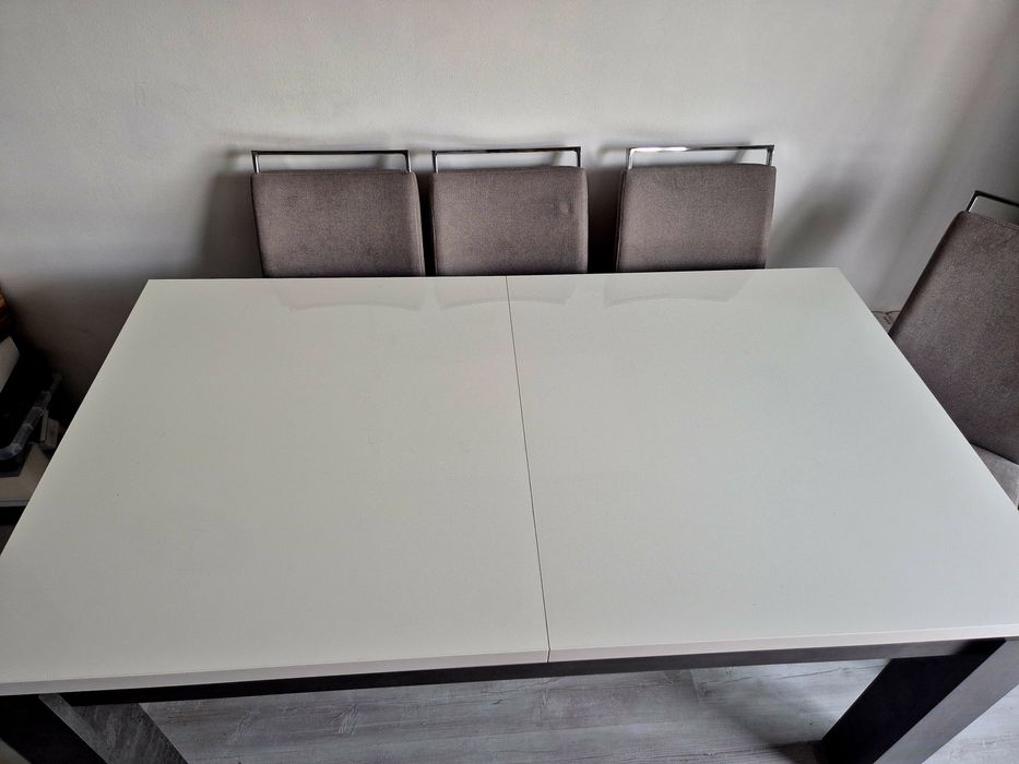 Stół biały połysk z krzesłami