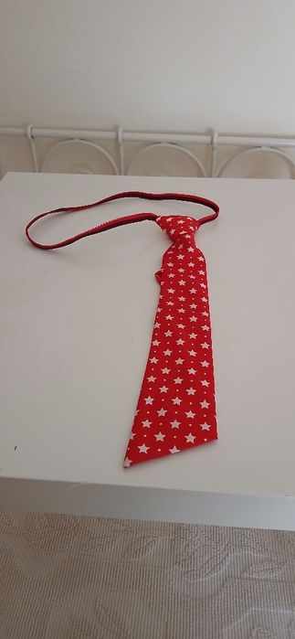 Gravata de senhora, nova