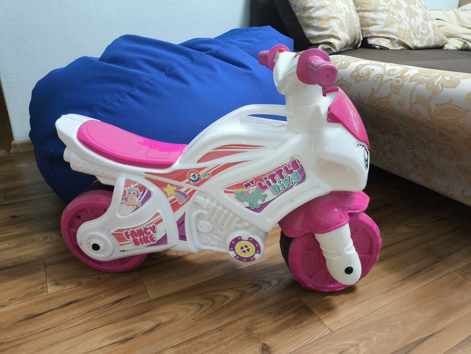 Беговой мотоцикл для девочек