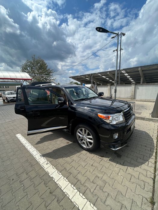 Крузак в продаже тоуота 200