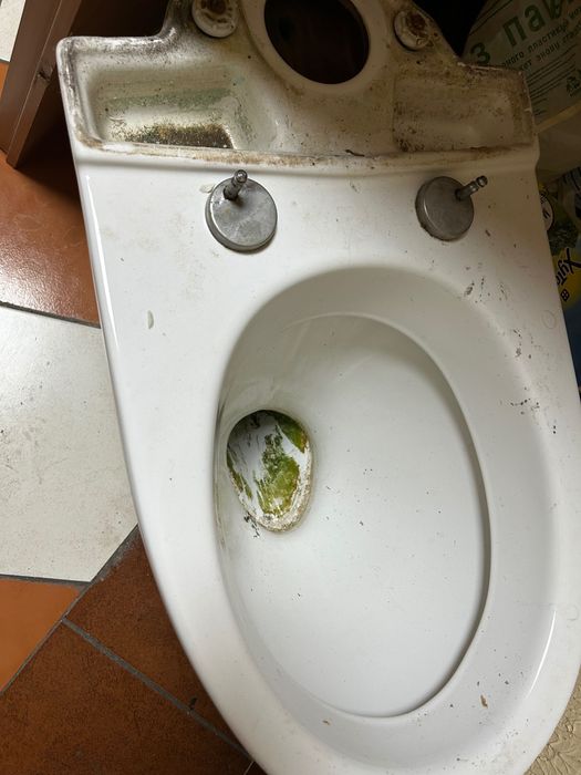 Унітаз (бу туалет для ремонта)