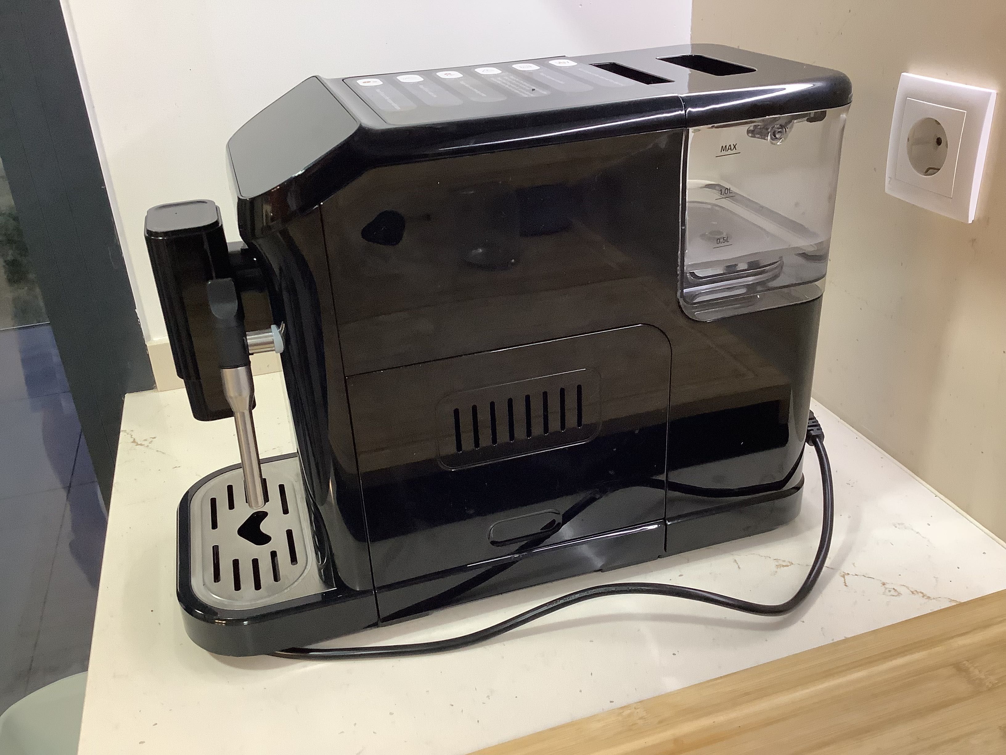 Máquina de café automática para café em grão.