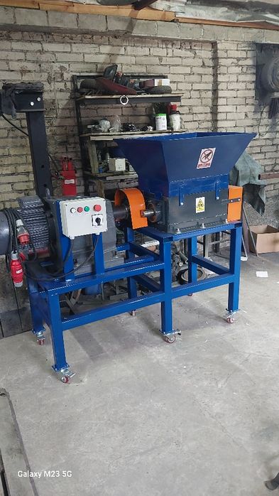 Rozdrabniacz dwuwałowy/Shredder sr 500mm silnik 5.5kw noże Hardox