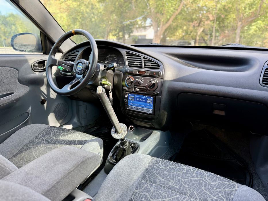 Daewoo Lanos 2.5 V6 Opel x25xe