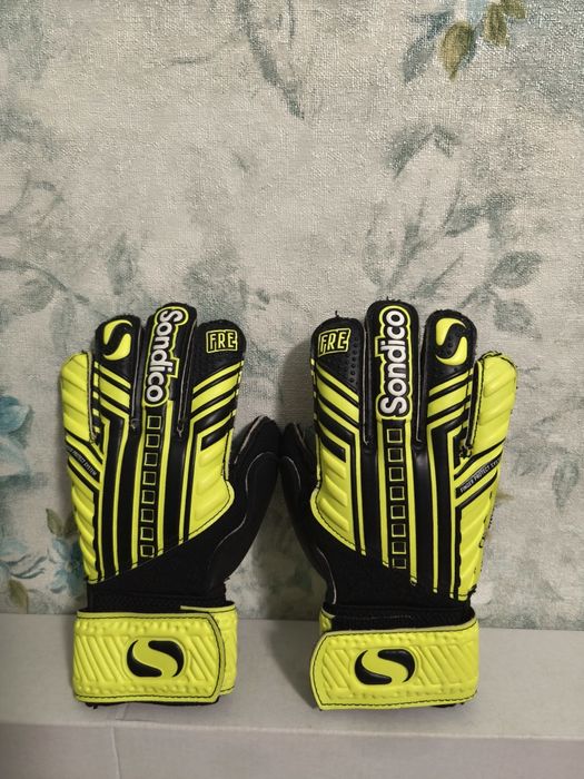 Детские вратарские перчатки р 3