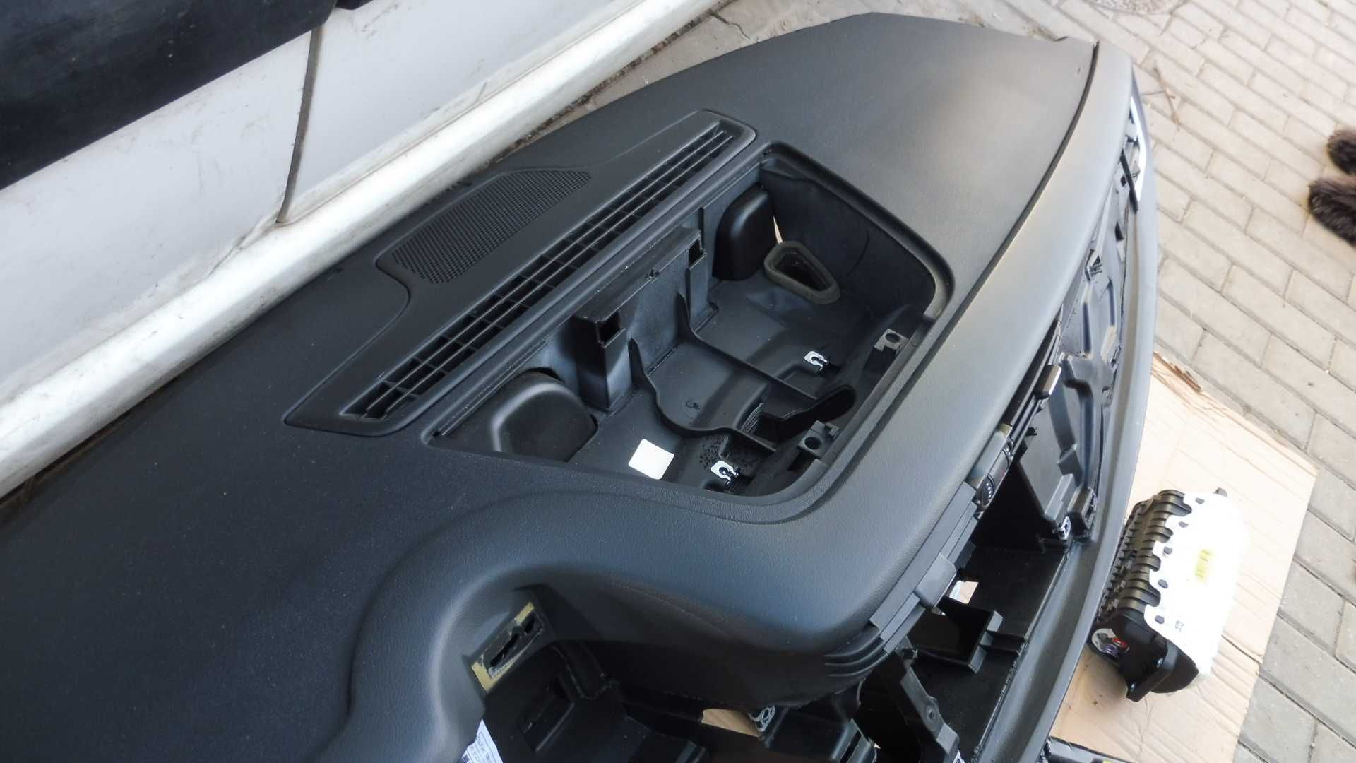 Alfa Romeo Giulietta Konsola  deska poduszki airbag LIFT komplet