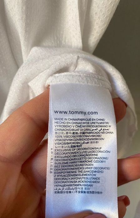 Tommy Hilfiger koszula damska biała w plisowana rozpinana na plecach