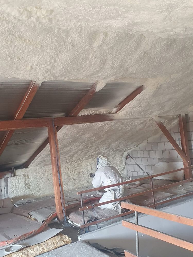 Ocieplanie poddaszy, PIANA PUR, ocieplenia pianką pur,Mielec Rzeszów
