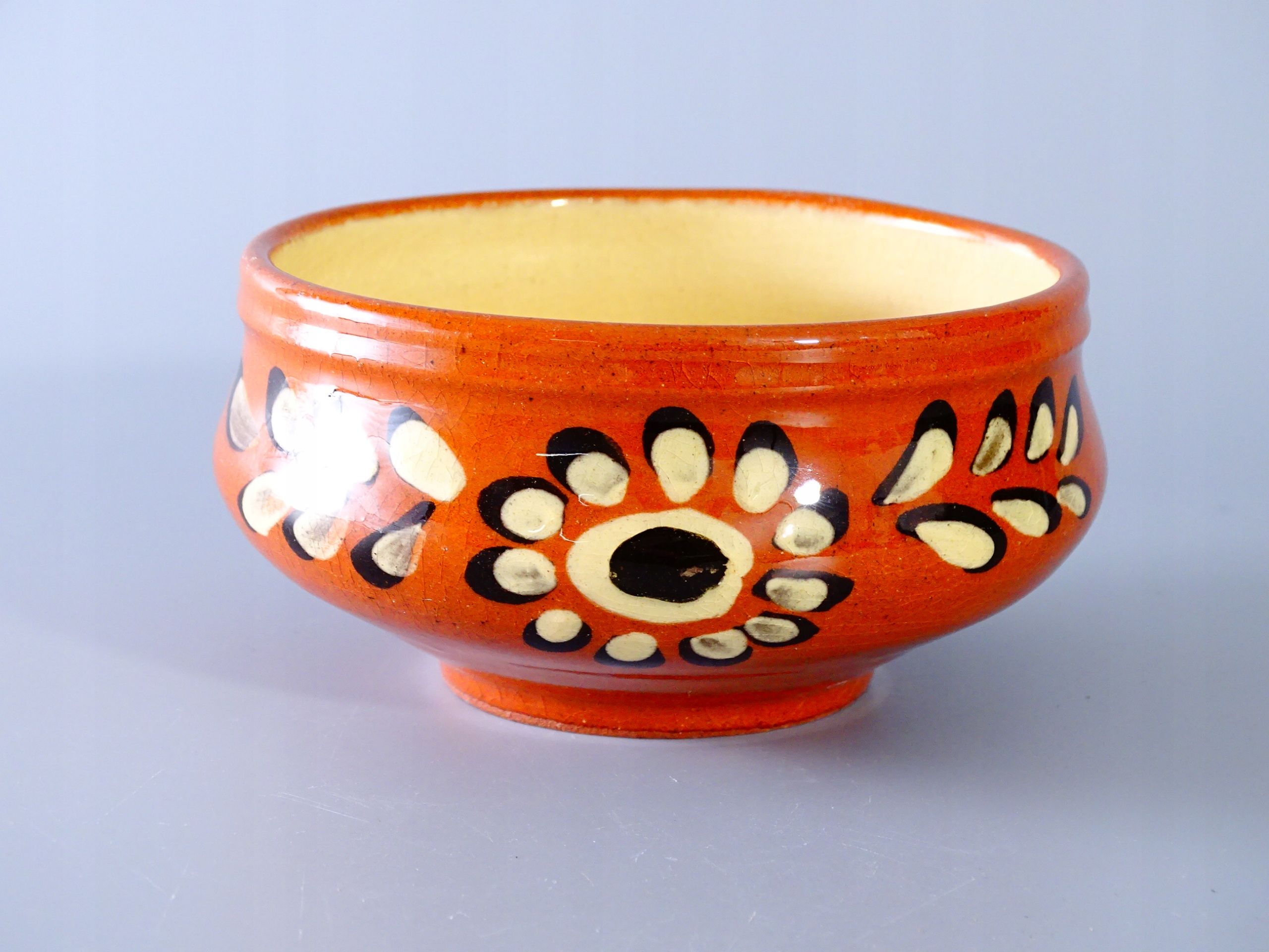 stara malowana ceramiczna miseczka