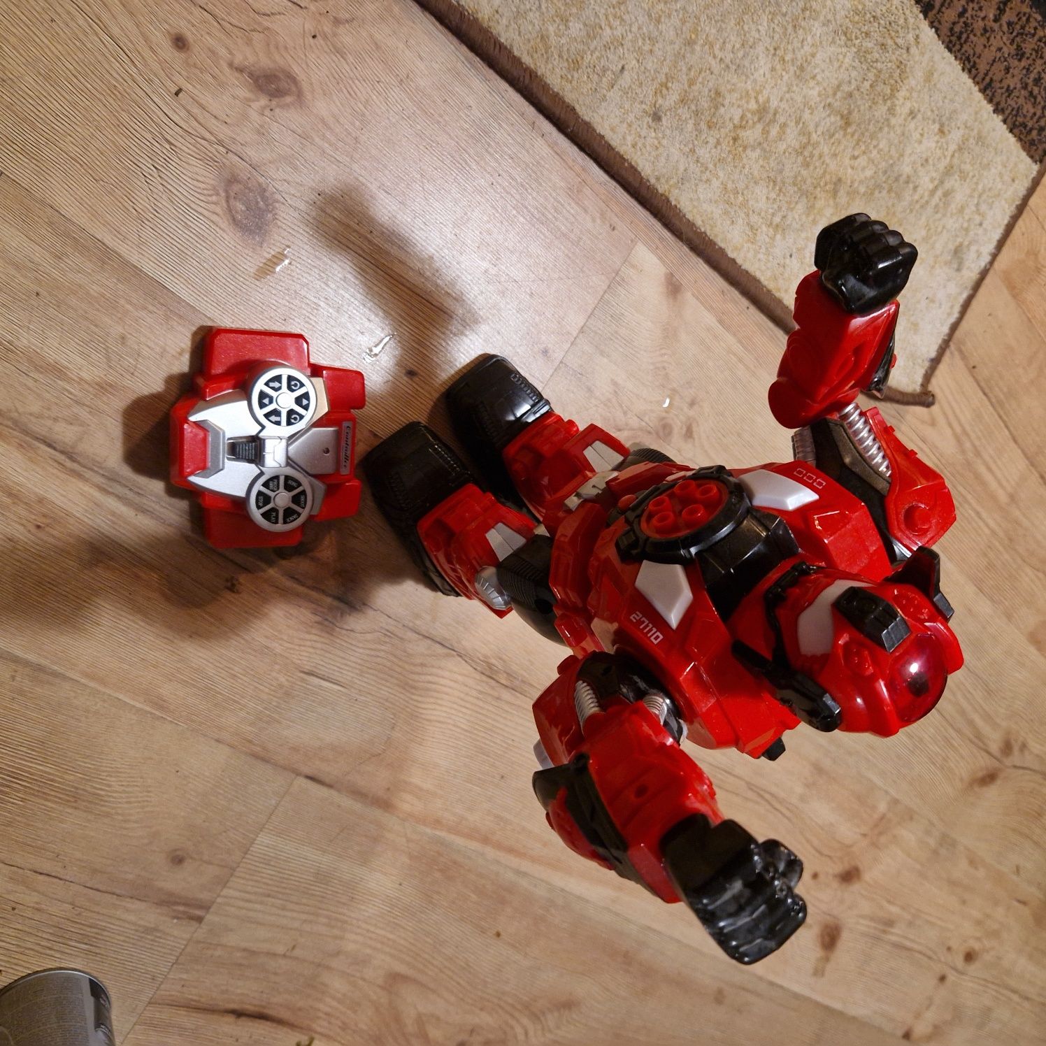Robot kathy-haster na pilota