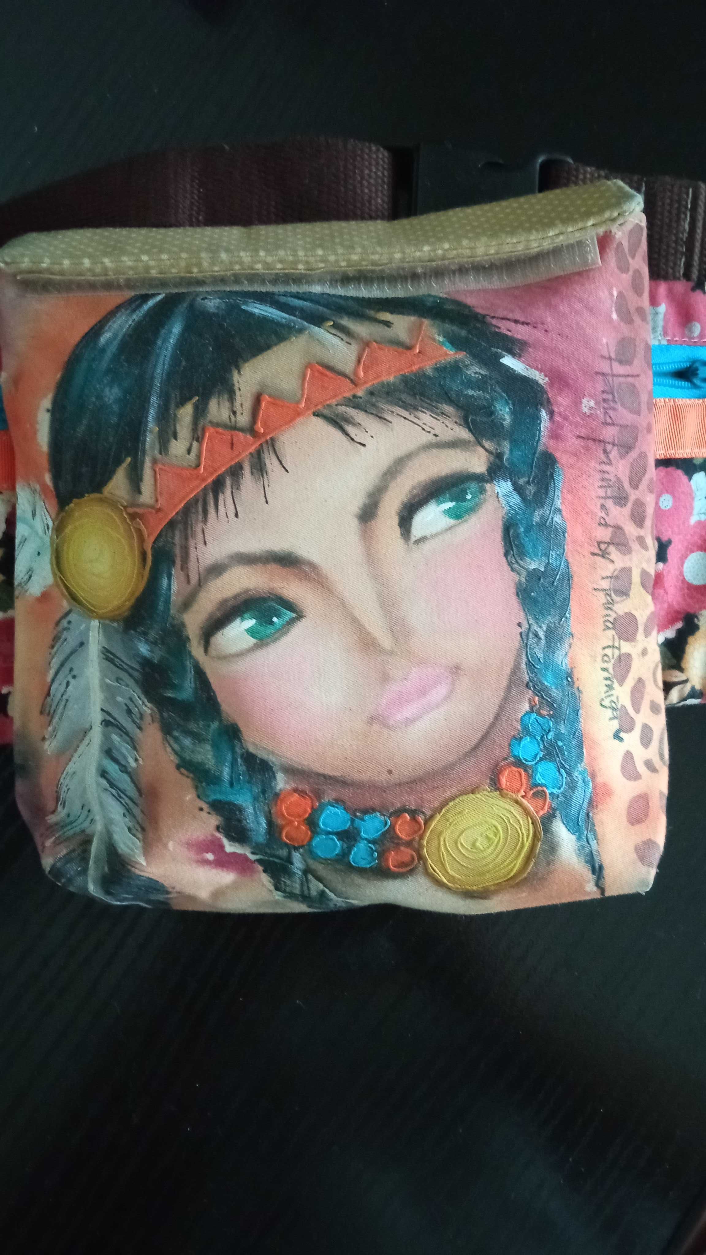 Bolsa de cintura pintada á mão Maria Formiga