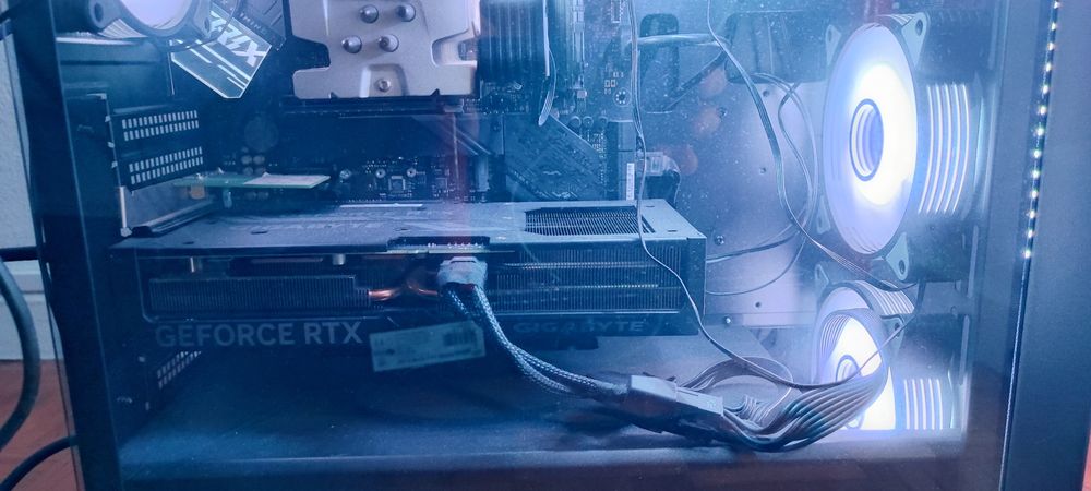 Gráfica 4070ti gigabyte