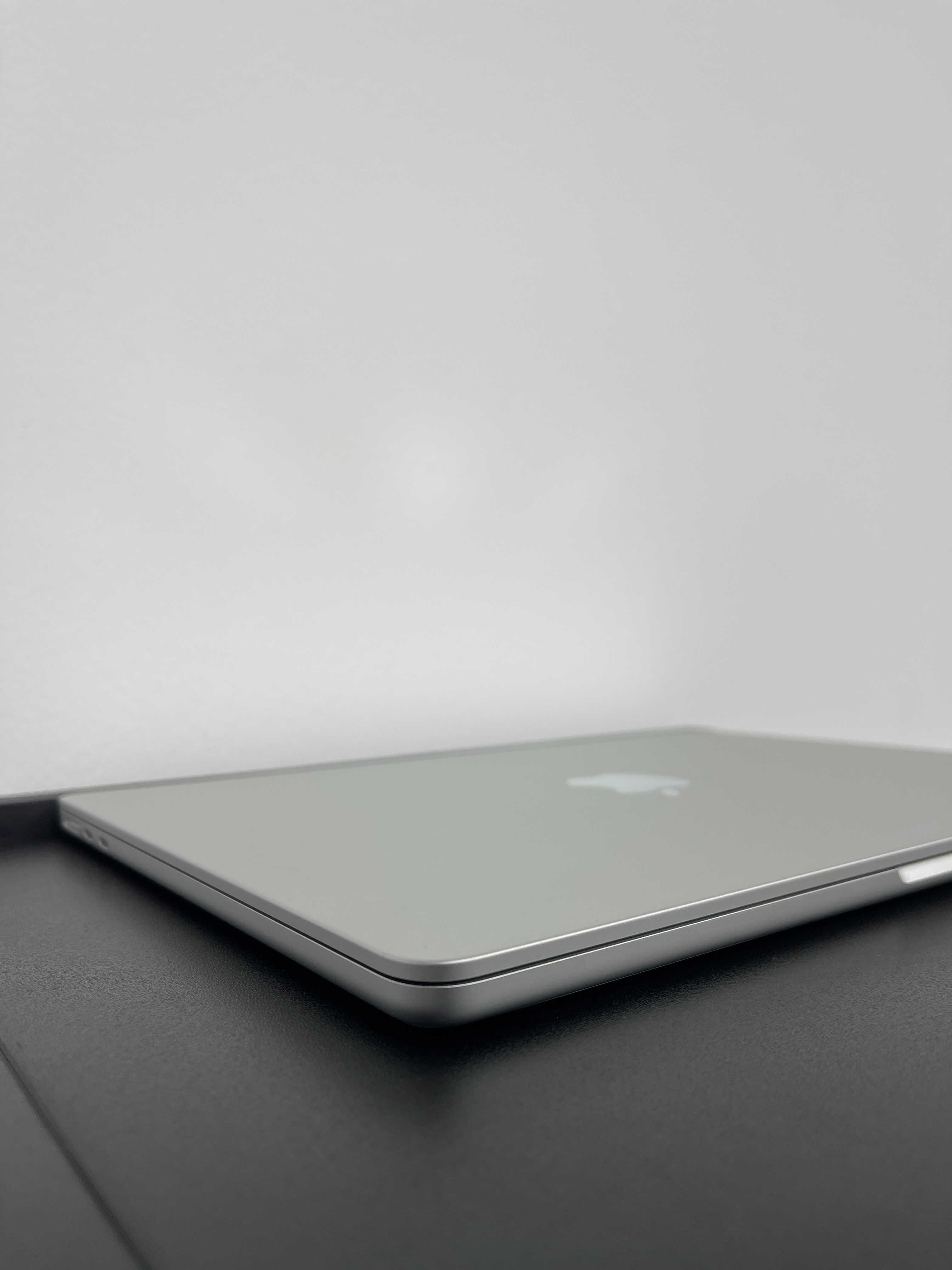 Macbook Air 2023 (M3/ 8gb/256 ssd )