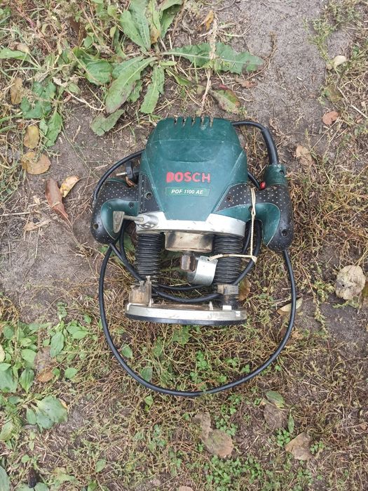 Фрезер Bosch POF 1100 AE