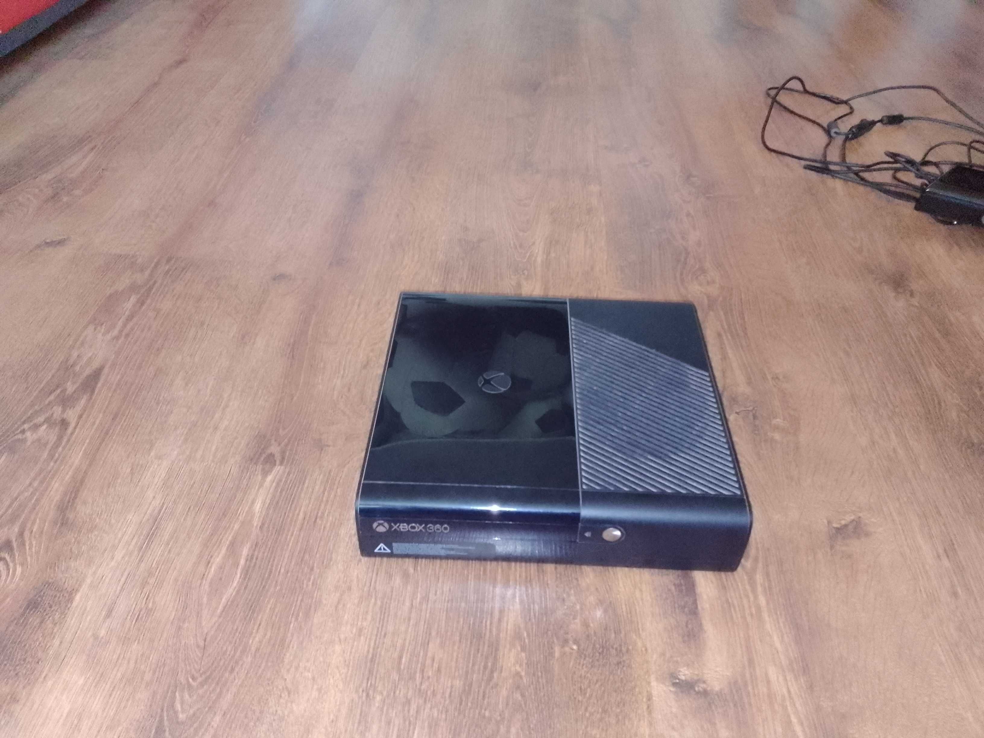 Xbox 360 2pady kinekt 24gier      Można sobie wybrać.