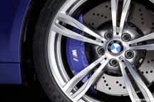 Наклейки на суппорта BMW "M" / e60 e70 f10 f15 f16 f25 f30 g01 g02 g05