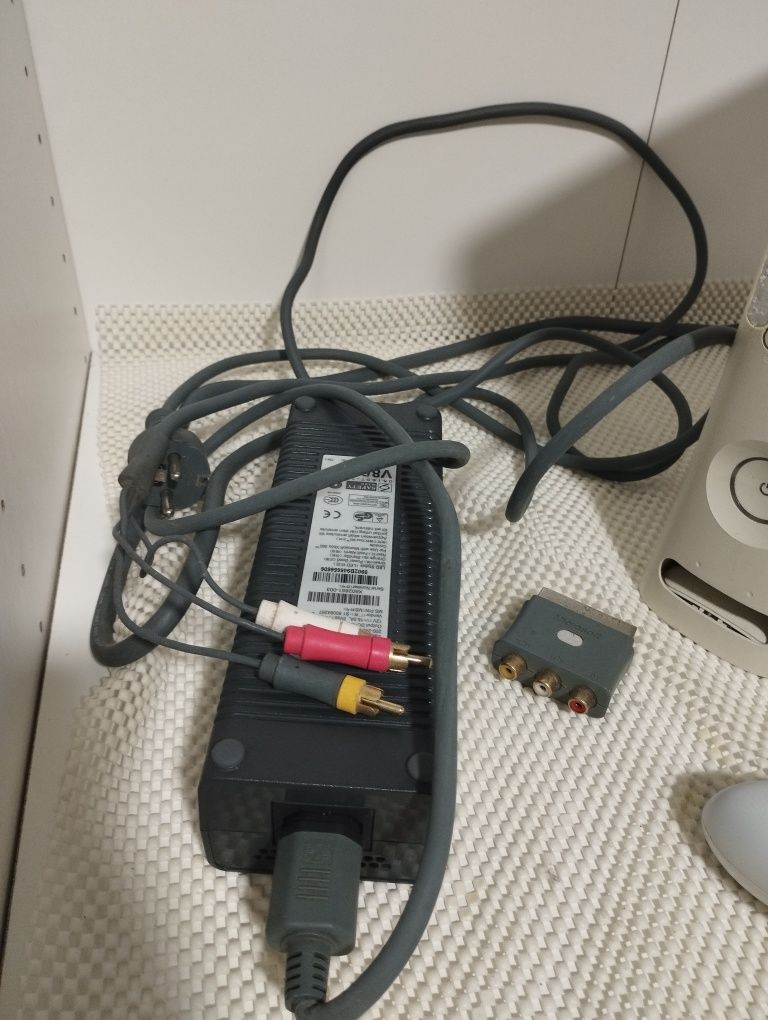 Xbox 360 com 2 comandos